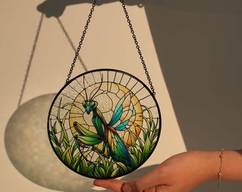 Praying Mantis Glass Suncatcher: Vibrant Insect Window Decor