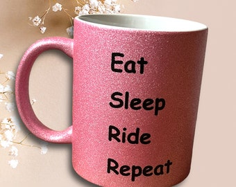 Glitzer Pferdetasse Stalltasse Funkelnde Tasse: Eat, Sleep, Ride, Repeat! Kaffeetasse versch. Farben für Reiter*innen cowgirls Reitertasse