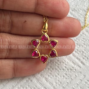 1.75Ct Coração Corte Rubi Vermelho Bezel Conjunto Flor Pingente 18" Colar de Corrente 14k Ouro Amarelo Sobre 925 Prata Starling Para Mulheres Colar Pingente