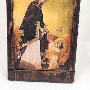 Virgin Mary with Child Saint – Orthodox Wooden Icon – Handcrafted Byzantine Religious Art – 10x15 cm – Marian Protection Scene