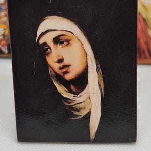 Our Lady of Sorrows Icon – Small Wooden Christian Magnet – 8x6 cm (3.15x2.36 in) – Virgin Mary in Mourning – Handmade Catholic Gift