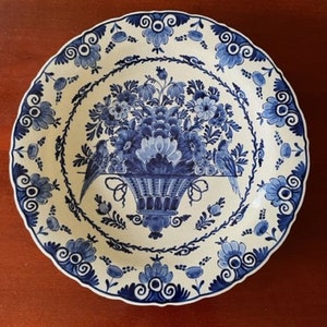 Groot Porceleyne Fles Aardewerk bord - handbeschilderde plaat gemaakt in 1951 - Delfts blauw bloemen decor- wanddecoratie 29 cm