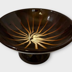Huronia Pottery Flame Glazed Pedestal Bowl – Vintage Canadian Pottery Centerpiece, Brown Striped Reflow Art Pottery, Mid-Century Decor