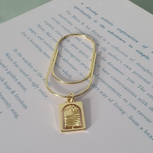Gold Sun & Waves Paperclip Bookmark Charm – Minimalist Metal Bookmark for Journals, Planners, Books | Ocean Sunset Charm Gift