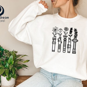 Floral Lightsaber T-Shirt, Cute Star Wars Shirt, Disney Kids Shirt, Flower Gift, This Is The Way Shirt, Galaxys Edge Tee, Disney Women Shirt bild 4