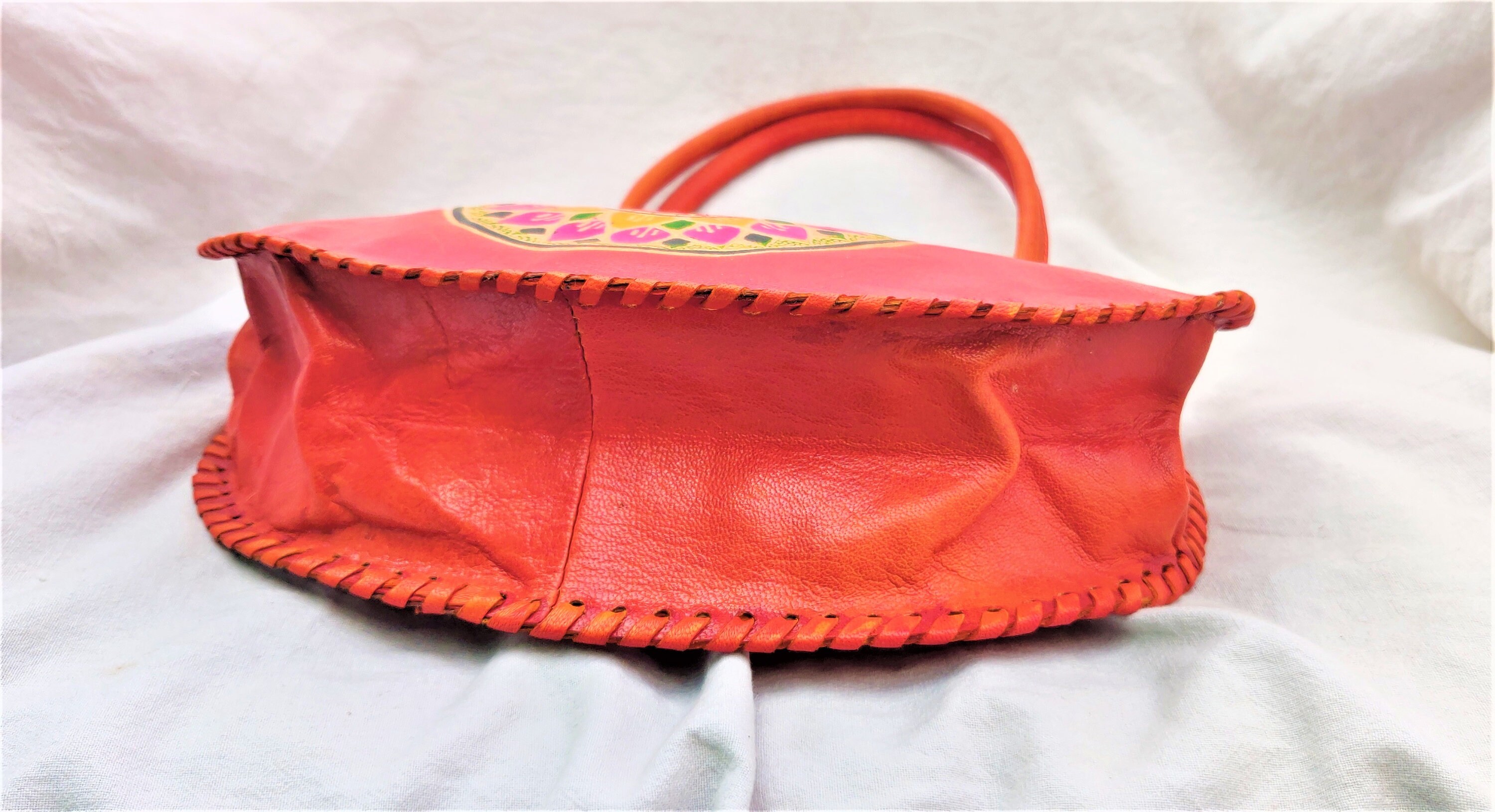 Shantiniketan Leather Bags | Indian Handicraft World