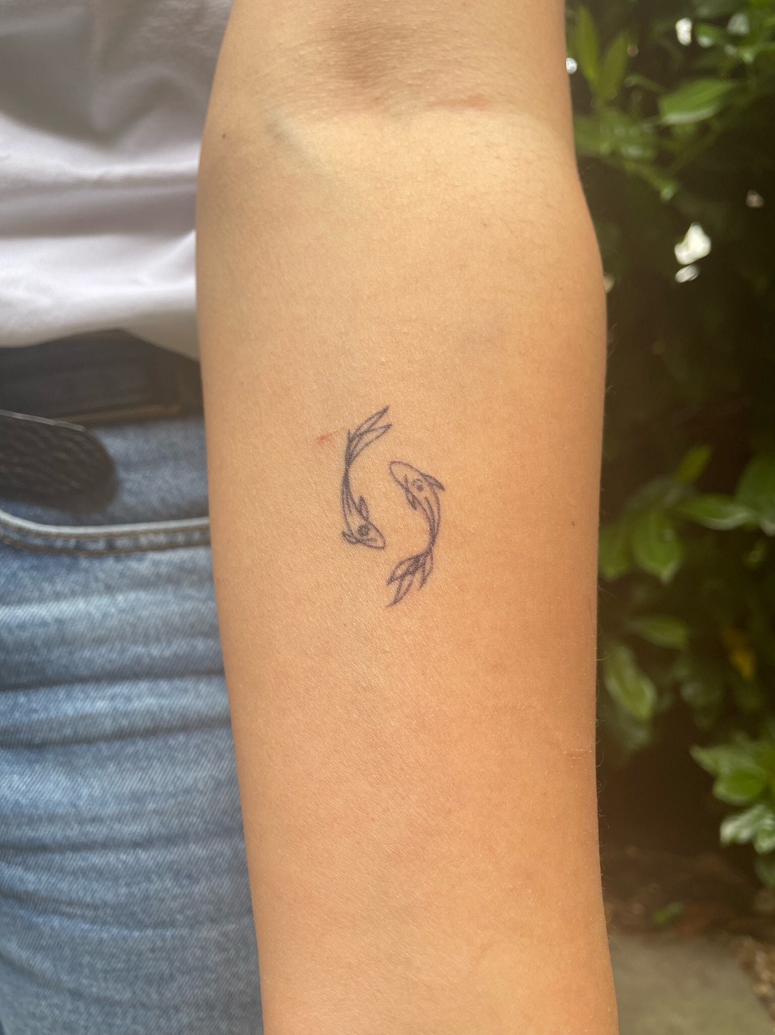 42 Dashing Fish Wrist Tattoos