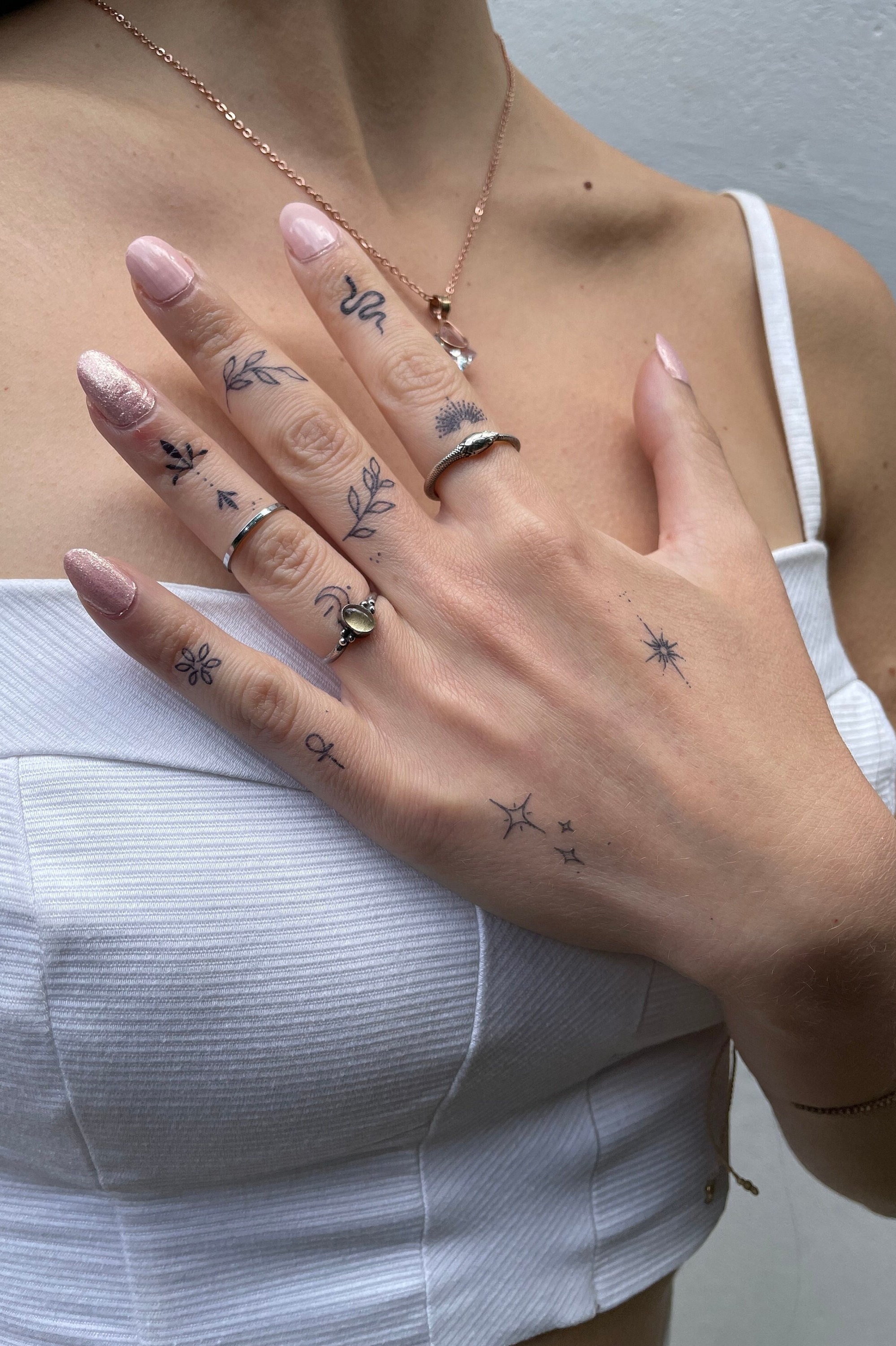 43 Cool Finger Tattoo Ideas for Women  StayGlam