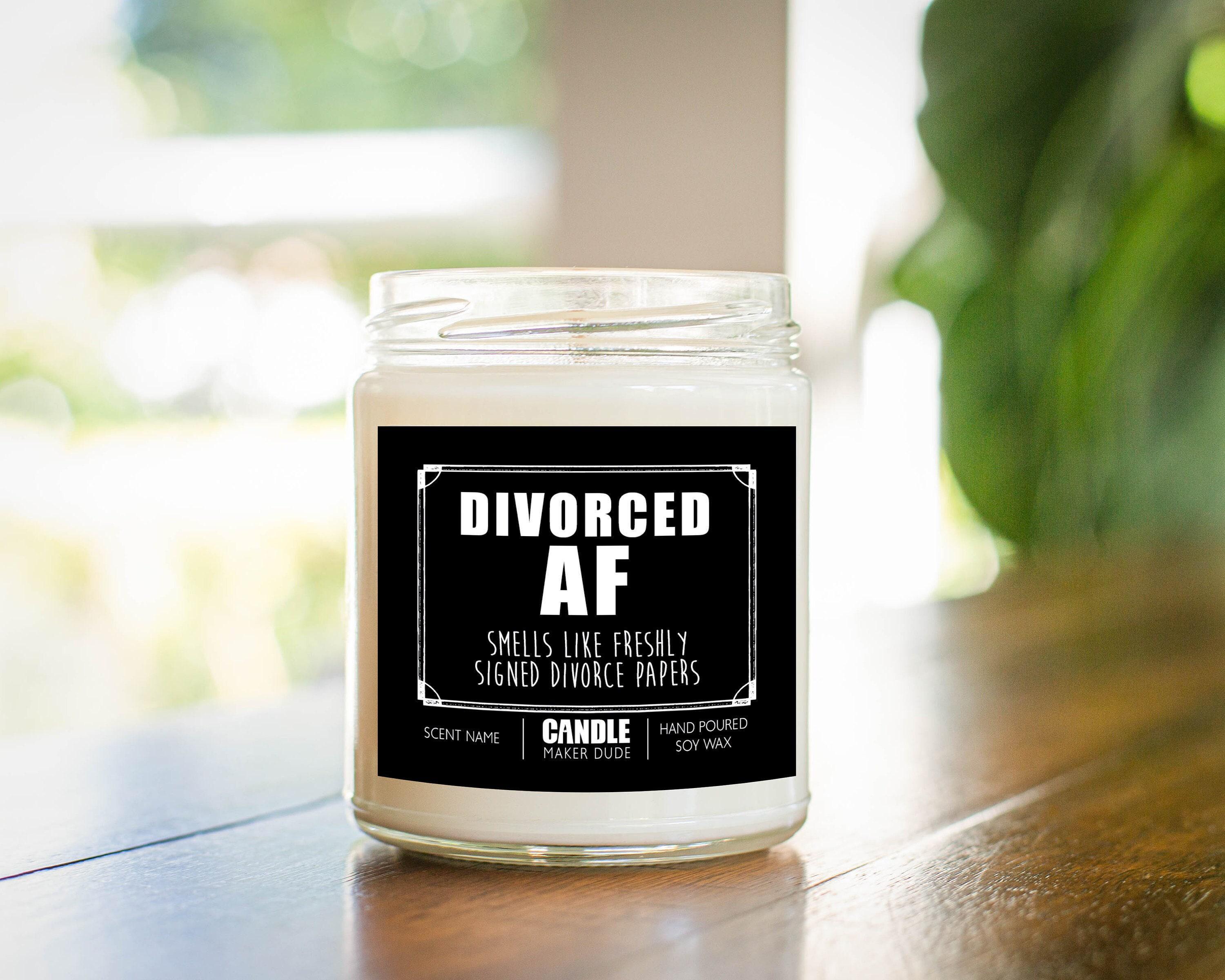 Funny Divorce Candle Gift, Divorced AF Smells Like Freshly Signed Divorce Papers, Scented Personalized Candles Divorce Party