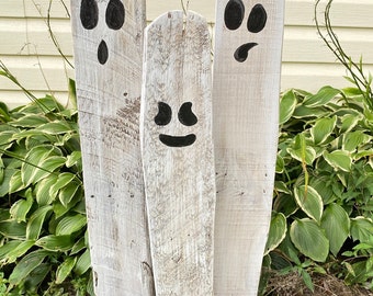 Halloween yard art wood ghost yard decor outdoor ghost lawn decor outdoor Halloween decor ghost wooden ghost yard Halloween yard decoration