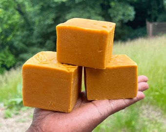 Barre de savon au curcuma biologique, soins naturels de la peau et barre de savon éclaircissante