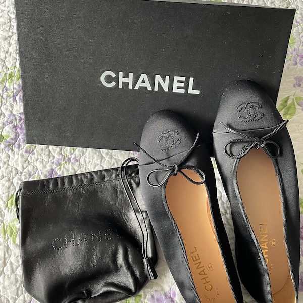 Authentic Vintage CHANEL Satin Ballerina Slippers Mint Condition 38