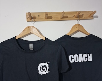 カスタムTシャツ：刺繍またはプリントのカスタムビジネスウェア用のロゴ
