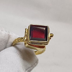 Garnet Poison Ring, 925 Sterling Silber Geheimfach Pillenbox