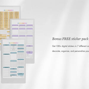 Puede incluir: Tres p&aacute;ginas de planificador digital con secciones organizadas, listas de verificaci&oacute;n y cuadr&iacute;culas en esquemas de color amarillo, morado y azul. El texto dice: Bonus FREE sticker pack. Get 100+ digital stickers in 7 different colors to decorate, organize, and personalize your planner.