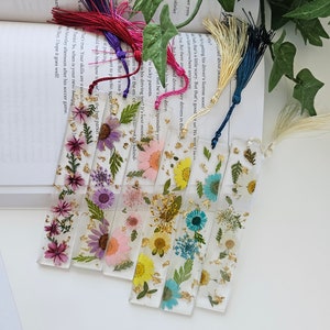 Pressed floral bookmark, book club bookmarks, unique book mark, pressed flower gifts, aesthetic book marks, book of mark, flower book mark