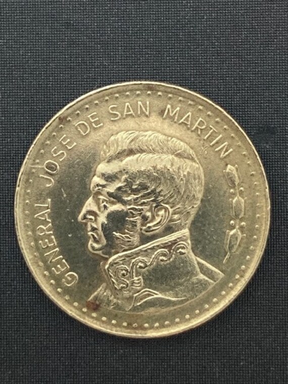 1980 REPUBLICA ARGENTINA 100 Pesos Coin - General Jose De