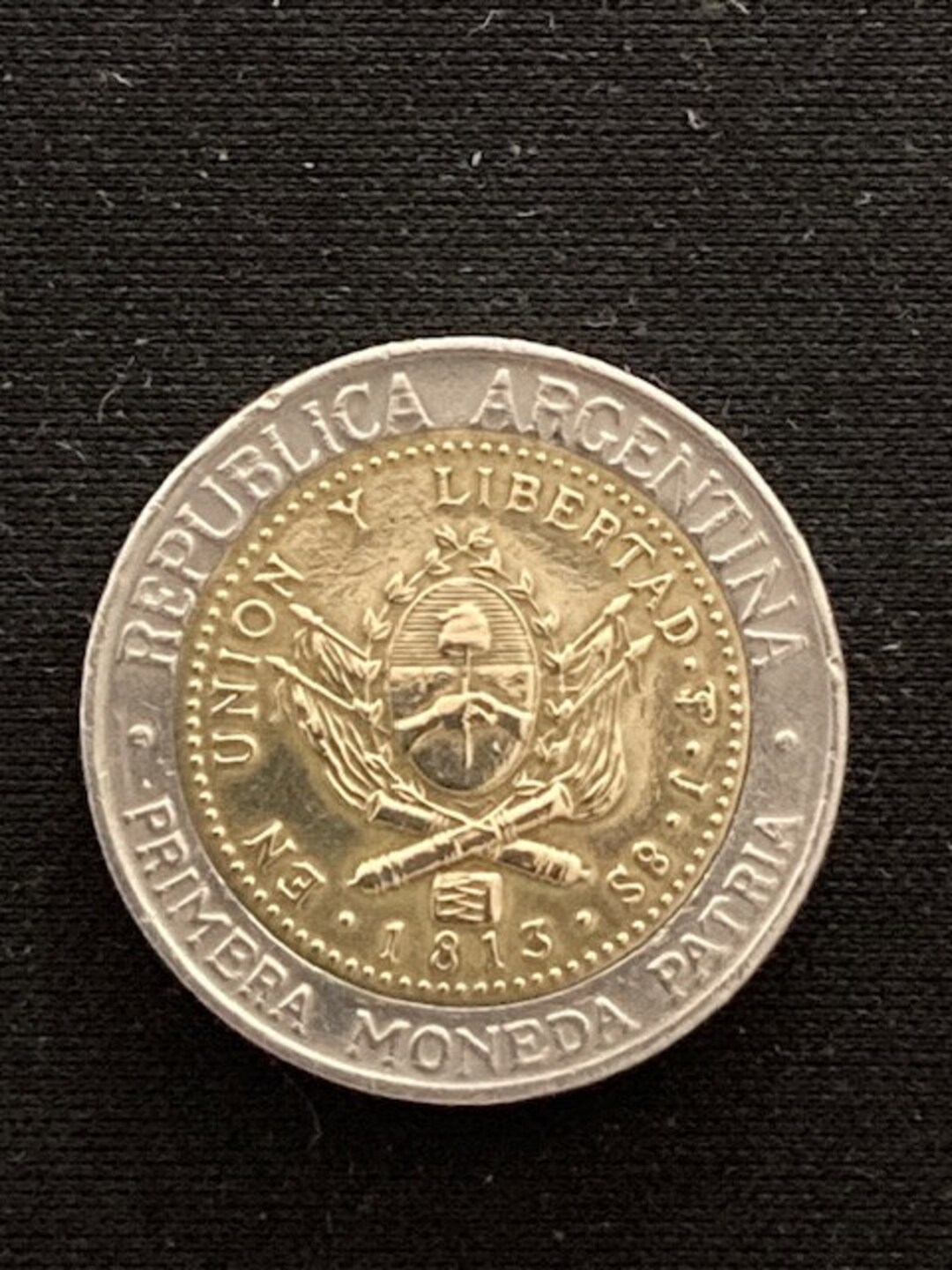 希少な 1995 年アルゼンチン 1 ペソ硬貨 - 収集価値のある貨幣