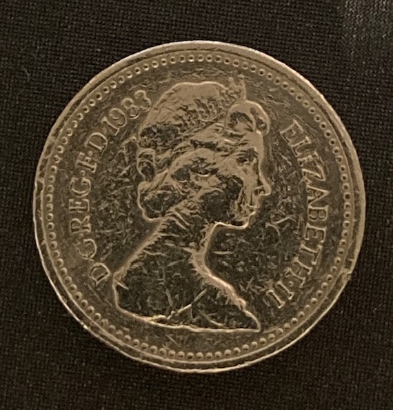 Queen Elizabeth II One Pound Coin ERROR Upside Down United