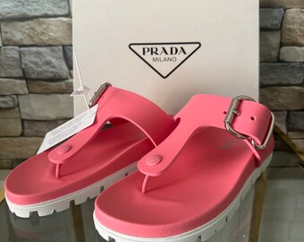 サンダル・ミュール PRADA  Slippers and Clogs Women Rubber Pink/Begonia PRADA Rubber Flower Slide Sandals 40 Orchidea Begonia 283827