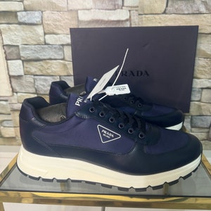 Baskets Prada US 12 pour hommes