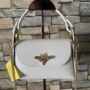 Umhängetasche aus echtem Leder "Little Bee" in Milchweiß, Made in Italy