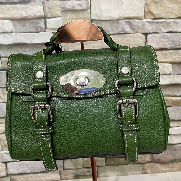 New Slyle. Green bag inspired by the great designers genuine leather/real leather Made in Italy