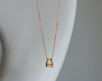 Halskette mit kleinem filigranen Schloss* Edelstahl gold * minimalistische Halskette * padlock Necklace* Vorhängeschloss* Geschenk*
