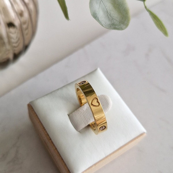 Love Ring in gold, silber rosè aus 18k Edelstahl| Inspirierender Love Ring mit Herzen und Zirkonia Steinen.