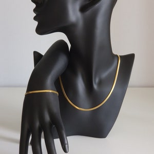 Sleek Kette Heringbone chain Elegante minimalischtische Schlangenkette Edelstahl gold 3mm zeitlos luxeriöse Halskette Bild 3