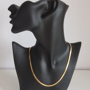 Sleek Kette Heringbone chain Elegante minimalischtische Schlangenkette Edelstahl gold 3mm zeitlos luxeriöse Halskette Bild 2