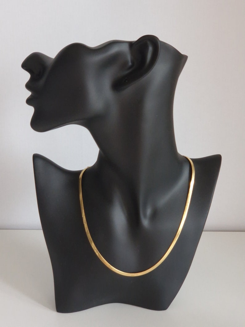 Sleek Kette Heringbone chain Elegante minimalischtische Schlangenkette Edelstahl gold 3mm zeitlos luxeriöse Halskette Bild 2
