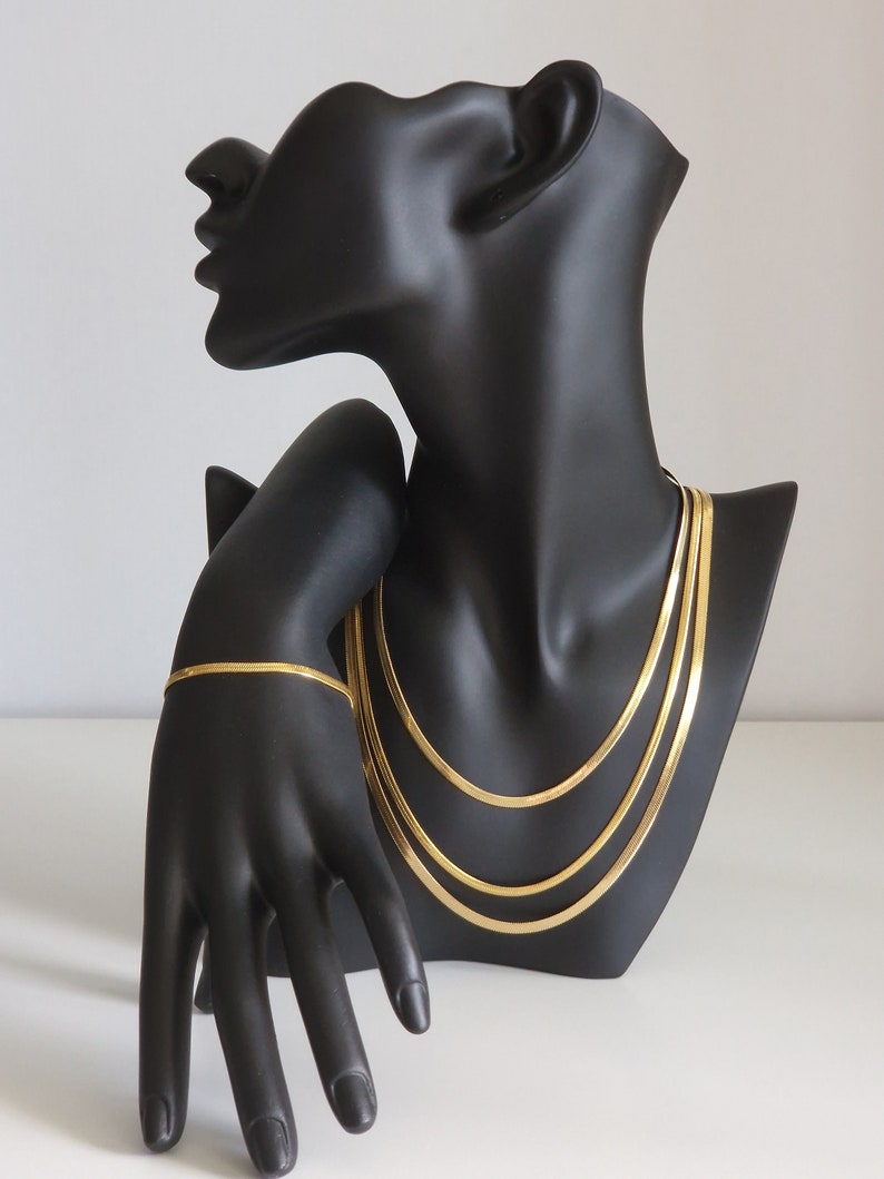 Sleek Kette Heringbone chain Elegante minimalischtische Schlangenkette Edelstahl gold 3mm zeitlos luxeriöse Halskette Bild 7