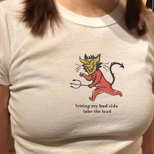 Retro Devil Baby Tee, Coquette Baby Tee, Vintage Graphic Top, Pinterest Aesthetic, T-shirt z lat 90., Y2K, Little Devil, Whimsygoth, Indie Sleaze
