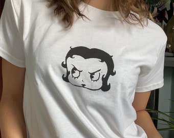 Angry Betty Baby Tee, Leo Fitted Tshirt, Historical Graphic Tee, Cute baby Tee, Coquette, Indie Sleez Shirt, Cottagecore, LDR in Grey