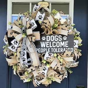 Dog wreath, Front door dog wreath, dog  paw decor, dog mom wreath, paw print wreath, dog door decor, everyday wreath, year round dog wreath
