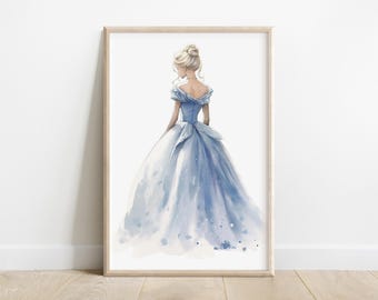 Könnte beinhalten: Ein Aquarellbild einer Frau in einem hellblauen Ballkleid. Die Frau ist dem Betrachter den Rücken zugewandt und ihre Haare sind zu einem Knoten gebunden. Das Kleid hat einen fließenden Rock und ist mit kleinen weißen Punkten verziert.