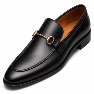 Handgemaakte zwarte leren loafers met paardenbit-design: Italiaanse stijl geklede schoenen