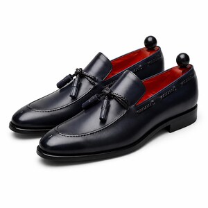 Handgemaakte zwarte leren loafers: formele schoenen van echt leer