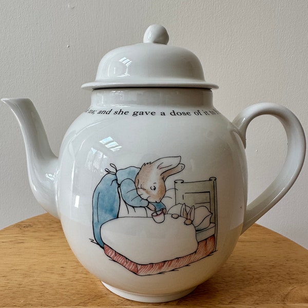 Vintage WEDGEWOOD Peter Rabbit Beatrix Potter Kindertheepot - Made In England - Tweedehands