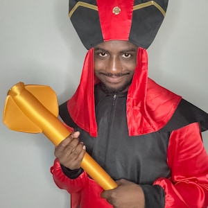 Snake themed wizard staff for magical quests with collapsing aspect