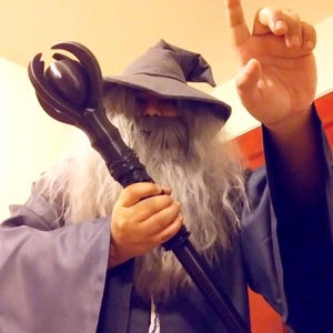 Drakenstaf met inklapbaar handvat en kristallen bol voor tovenaarscosplay of rollenspel