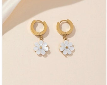 Golden Flower Shell Earrings - Stainless Steel