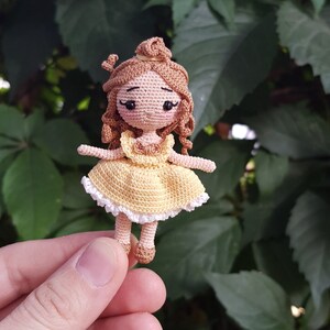 Miniature Sleeping Beauty Crochet Doll: Handmade Amigurumi (7cm)