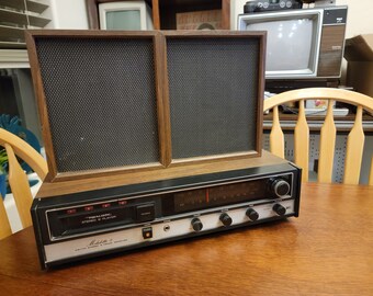 Realistic Modulette 8 AM FM Stereo 8 Track Player 12-1402A - With Orig. Speakers