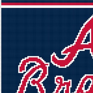 以下が含まれることがあります： 赤と白の「Braves」の文字が、ネイビーブルーのグリッドの背景にピクセル化されたデザイン。上部のボーダーには赤と白のストライプがあります。このデザインはおそらくスポーツチーム用です。