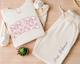 Bridal Gift Set, Mrs. Sweatshirt, Personalized Bridal Lounge Set, New Mrs. Set, Bride Sweatpants, Honeymoon Outfit, Engagement Gift