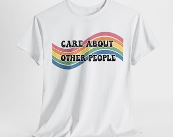 Koszulka „Dbaj o innych ludzi” – grafika w stylu retro z tęczą, unisex, bawełna