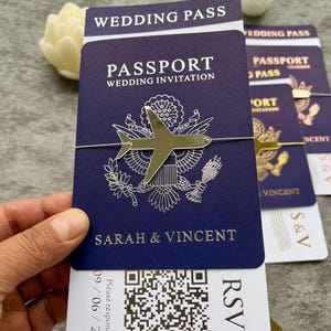 Faire-part passeport de mariage, Faire-part carte d'embarquement bleu marine, feuille d'or jaune, carte de mariage, mariage à destination, style passeport