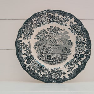 Palissy Staffordshire Avon Scenes A Royal Worcester England Vintage dessert plate